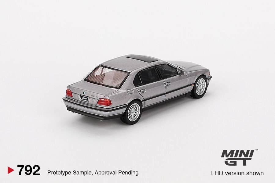 Mini GT 1/64 BMW 750IL Aspen Silver Metallic (BLİSTER)