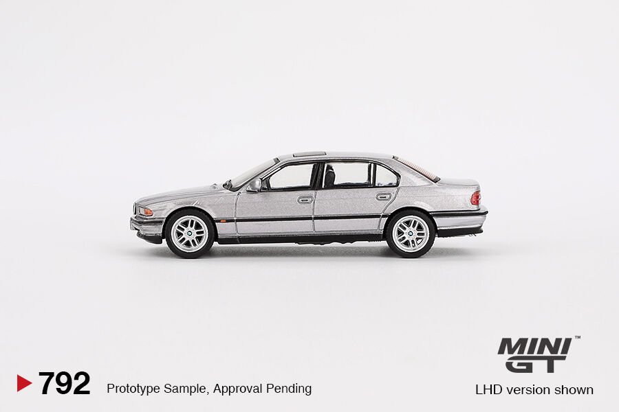 Mini GT 1/64 BMW 750IL Aspen Silver Metallic (BLİSTER)